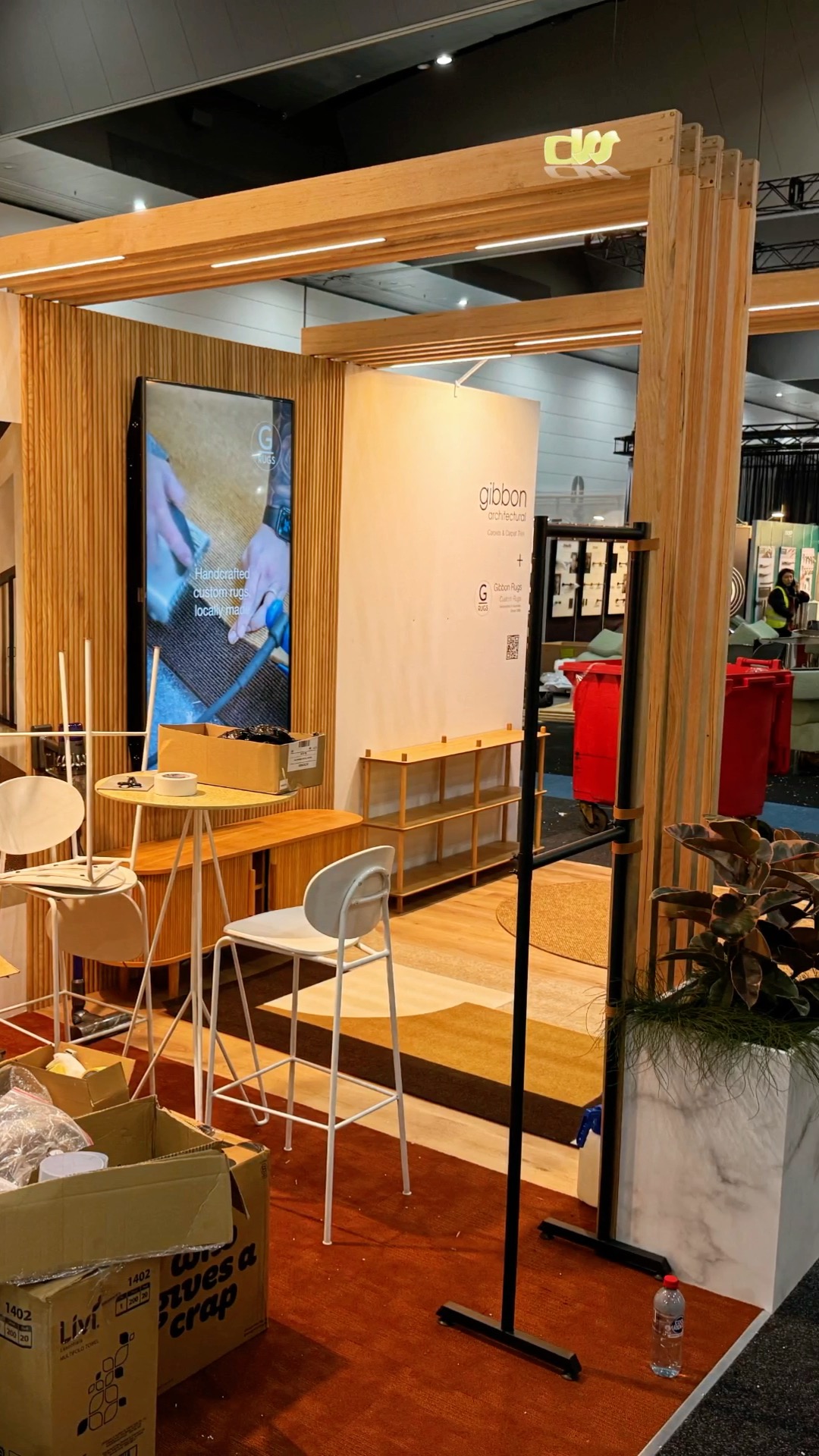 Gibbon hardwood display